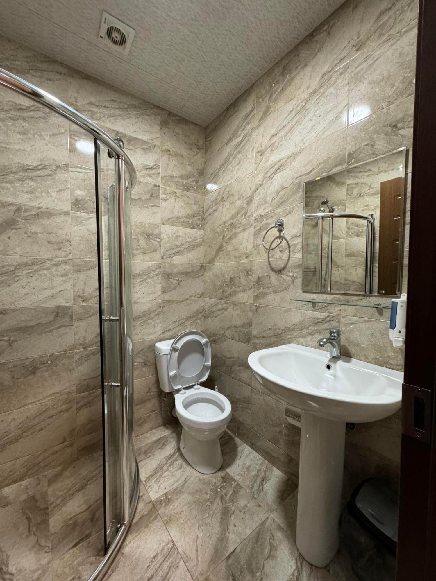 Colibri Appartement Batoemi Buitenkant foto