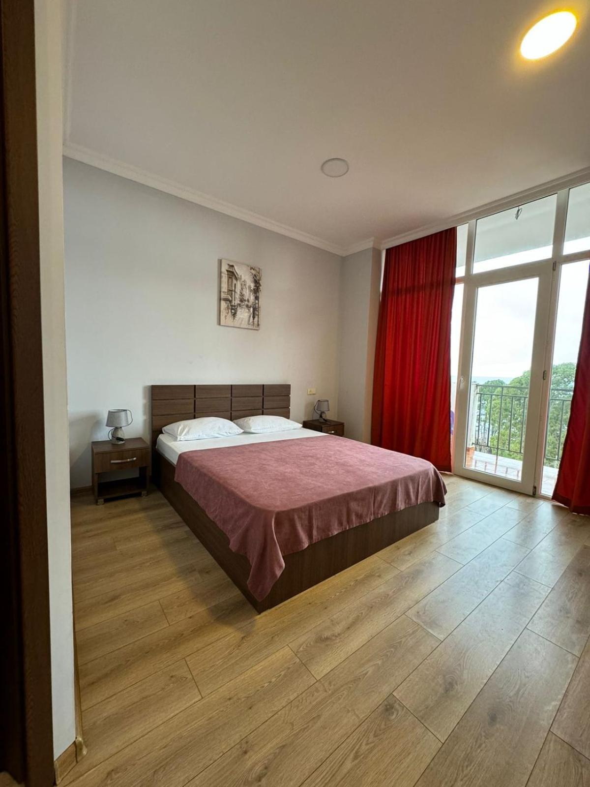 Colibri Appartement Batoemi Buitenkant foto